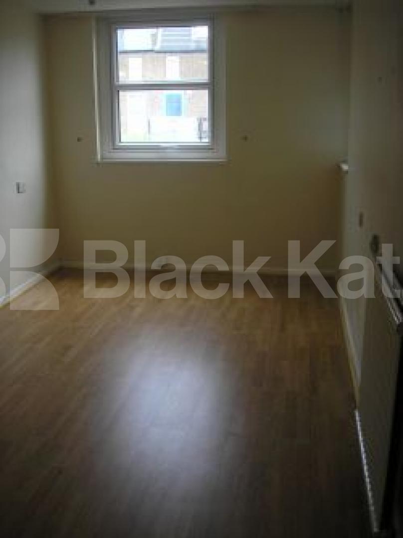 			1 Bedroom, 1 bath, 1 reception Flat			 Mowatt Close, ARCHWAY N19